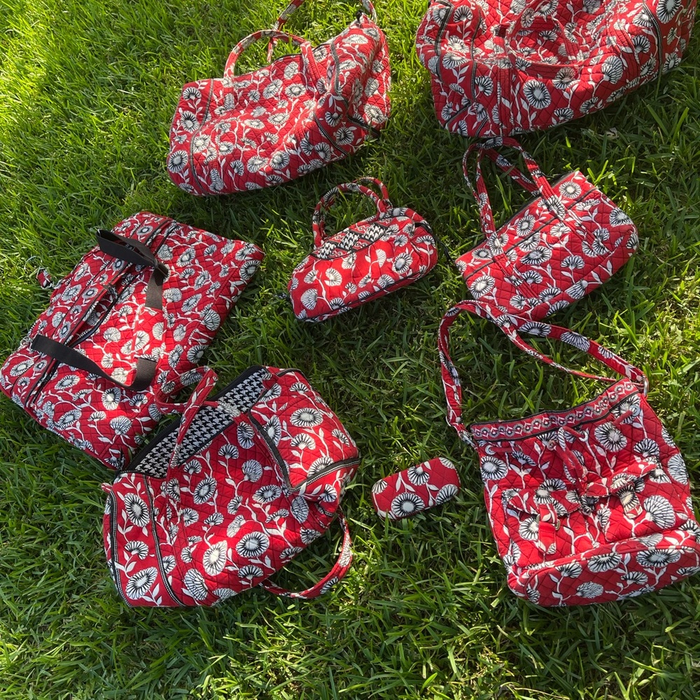 EUC Vera Bradley 8pc Disco Daisy Suite